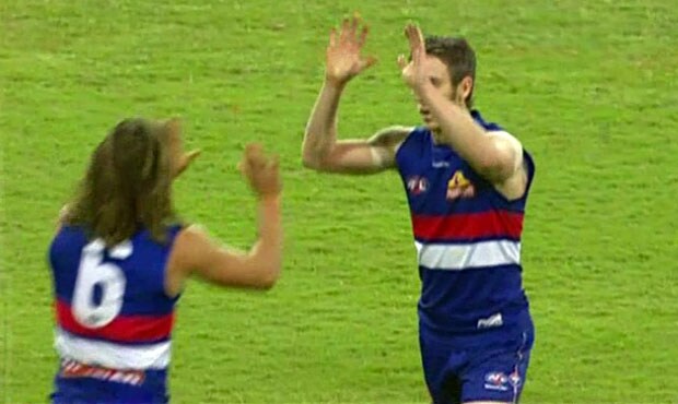 AFL 2013 Rd 08 - Gold Coast v Western Bulldogs
